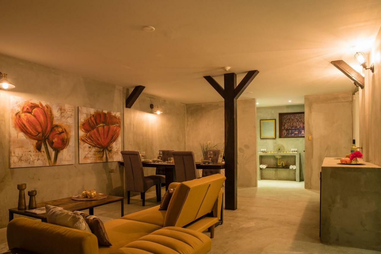 Monastery Suites Oranjestad Zewnętrze zdjęcie